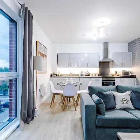 2 Bedroom Apartment Manchester Hosted By Mcr Dens-3